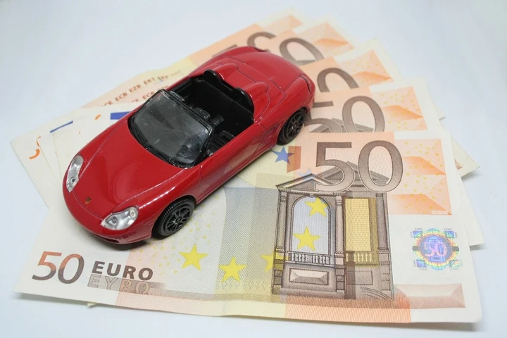 Tasse auto: la classifica europea. Ecco chi paga di più