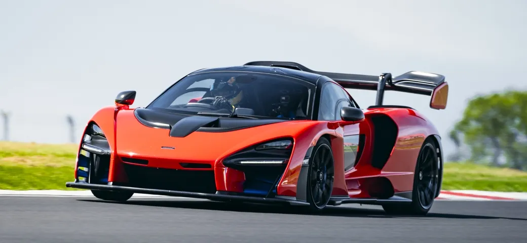 Bruno Senna onora il Giro degli Dei dello zio Ayrton con un record su McLaren Senna