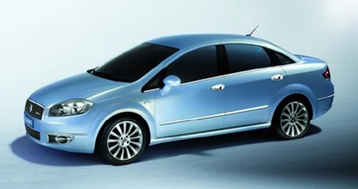 Fiat Linea, la Punto con la coda...