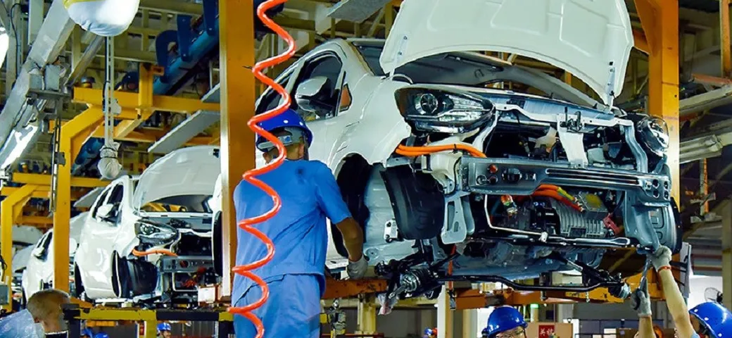Incentivi auto: così la Cina favorisce i modelli a motore termico
