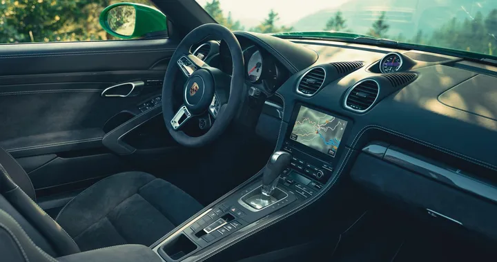 Porsche: cambio PDK anche per le 718