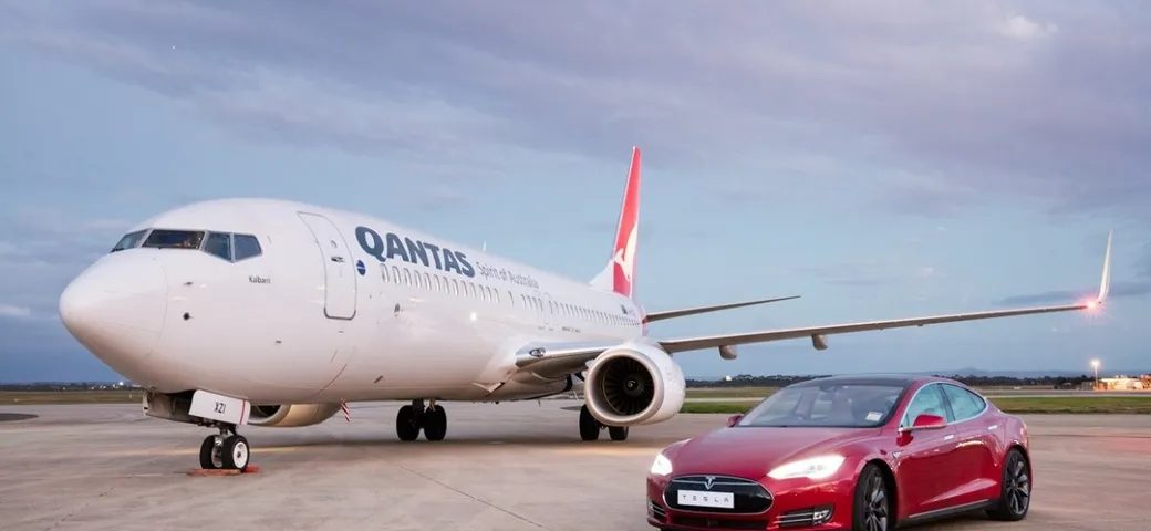 La Tesla Model S sfida un Boeing 737