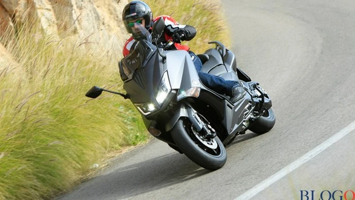 Yamaha TMAX 2015: la prova su strada
