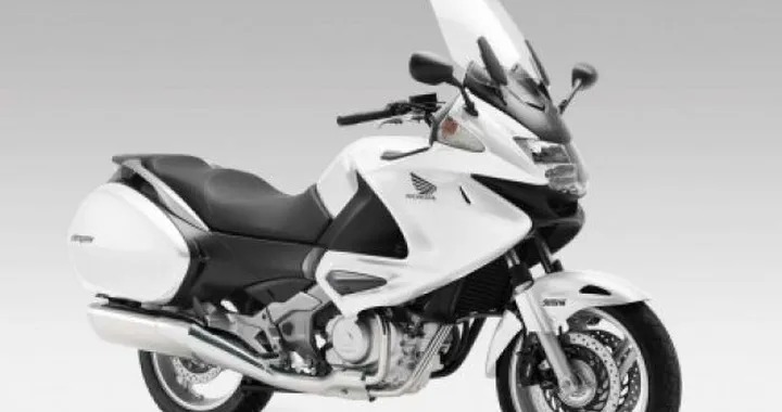 Novità Honda 2010: Deauville Shasta White