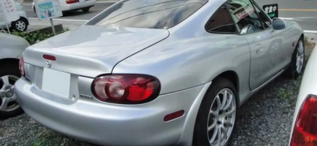 Mazda MX5: in vendita una delle Mk2 Coupé