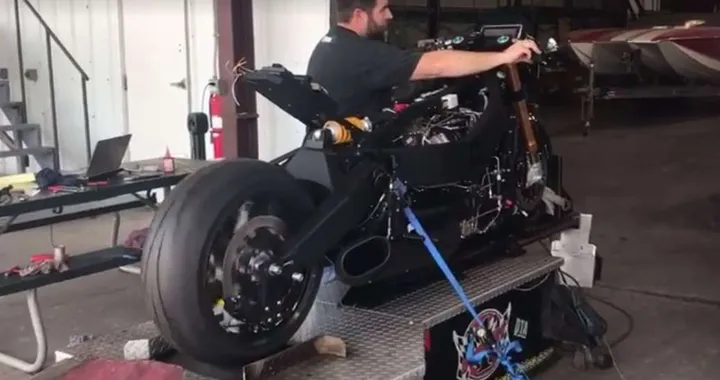 MTT 420RR: test al banco della nuova moto a turbina [Video]