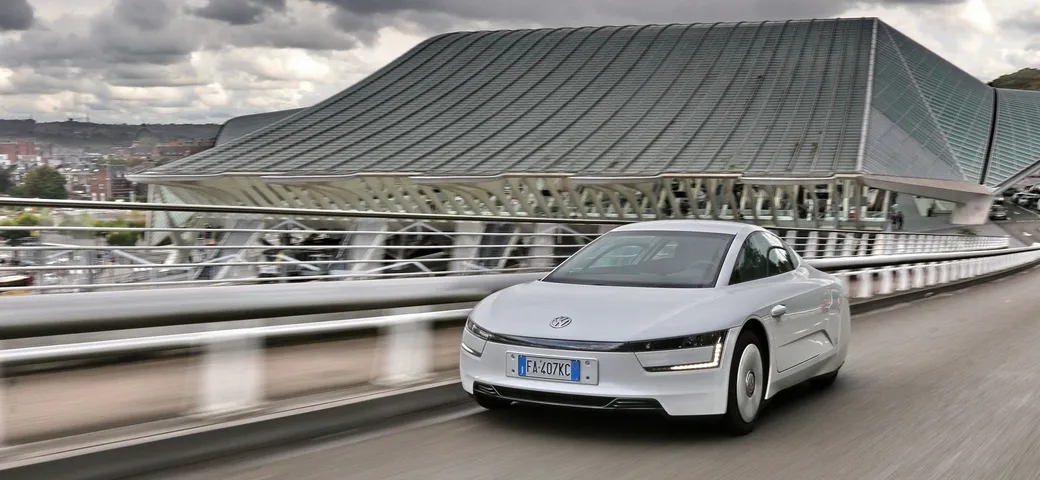 Volkswagen XL1: le caratteristiche in video della macchina del futuro
