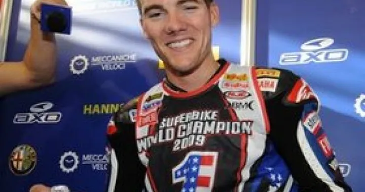 Ben Spies saluta la Superbike con un anello di zaffiri, diamanti e rubini al dito...