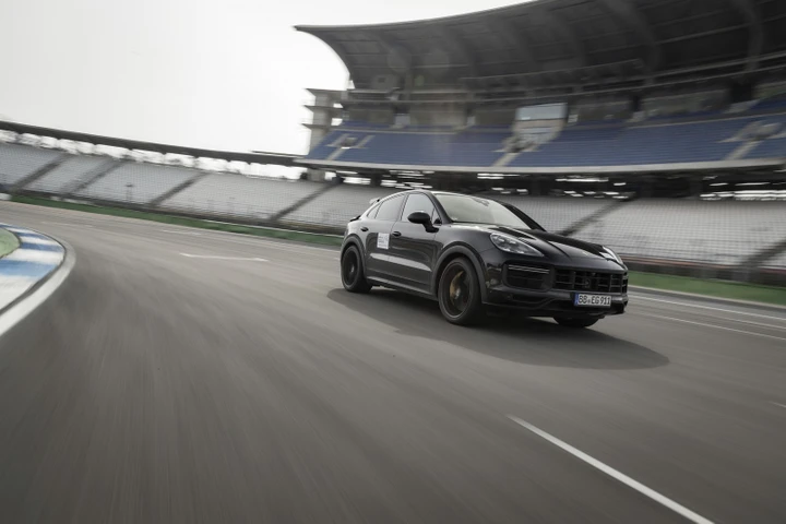 Porsche Cayenne 2022: nuove indiscrezioni sul restyling