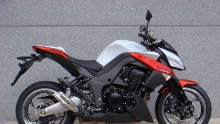 Scarico Ixil Dual Hypelow per Kawasaki Z1000 2010