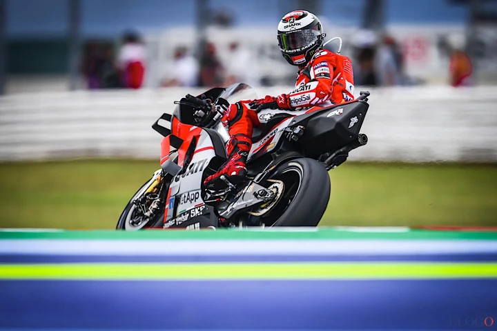 MotoGP, super Jorge: pole e record della pista! Dovi in seconda fila, Rossi in terza