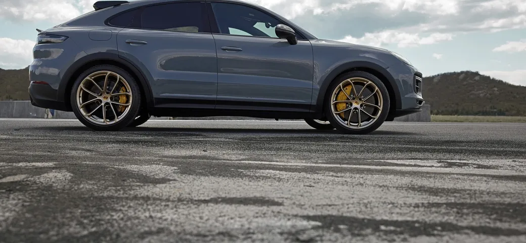 Porsche: le prime indiscrezioni sulla futura Super SUV
