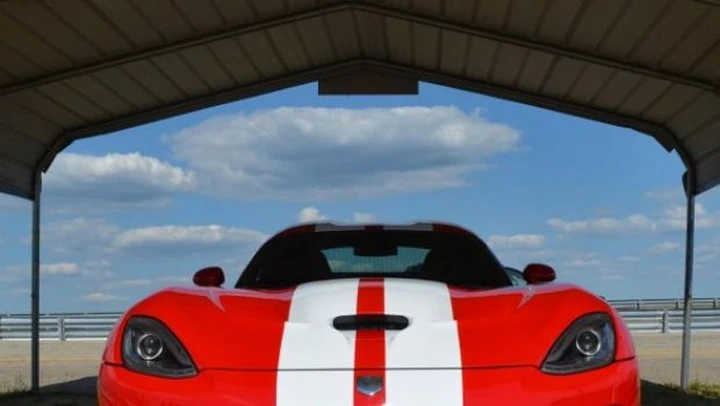 SRT Viper: ecco il primo esemplare con le strisce longitudinali