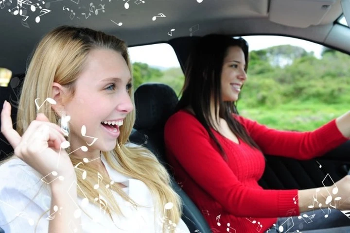 Le innovazioni che cambiano il modo di ascoltare la musica in auto
