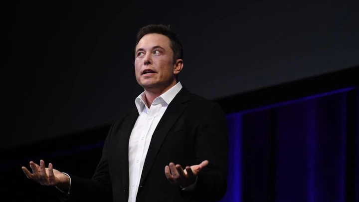 Tesla: Elon Musk distoglie l'attenzione dai problemi?