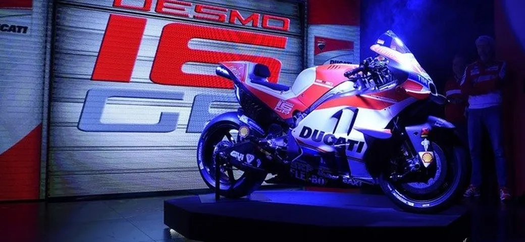 Ducati Team MotoGP 2016: Dovizioso e Iannone svelano la nuova Desmosedici