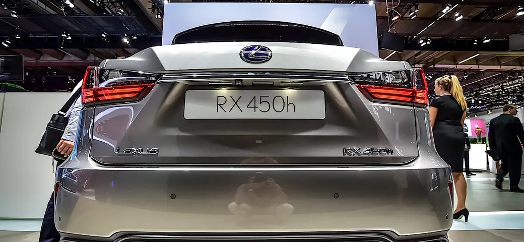 Lexus RX450h: il video dal salone di Francoforte 2015