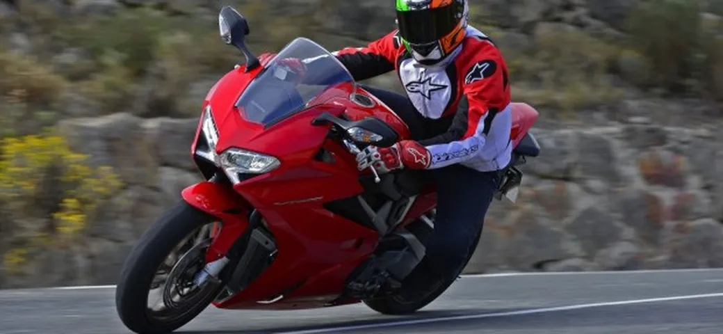 Honda VFR800F 2014: la prova su strada