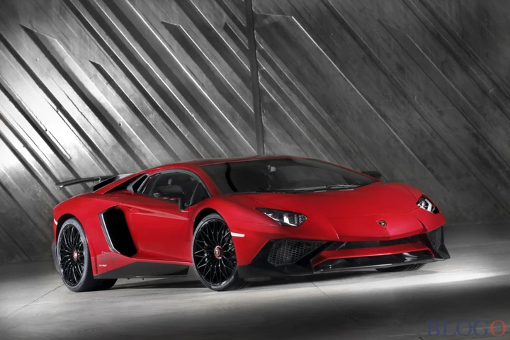 Lamborghini Aventador LP 750-4 SV: gira al Nurburgring in 7' [Video]