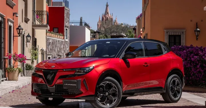 Alfa Romeo Junior, contro ogni scetticismo: già oltre 70.000 ordini nel mondo