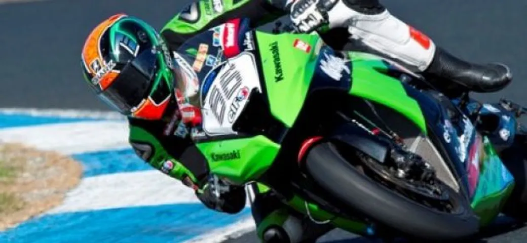 WSBK Imola, Sykes (Kawasaki) alza l'asticella. Checa, Biaggi e Melandri pronti al contrattacco