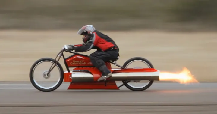 Maddox Pulsejet Motorcycle: l'anello di congiuzione tra moto e missile