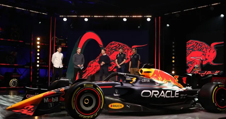 F1: la Red Bull presenta la nuova RB18