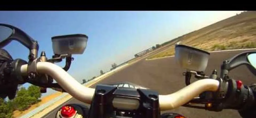 Ducati Streetfighter 848 2012: prime impressioni di guida