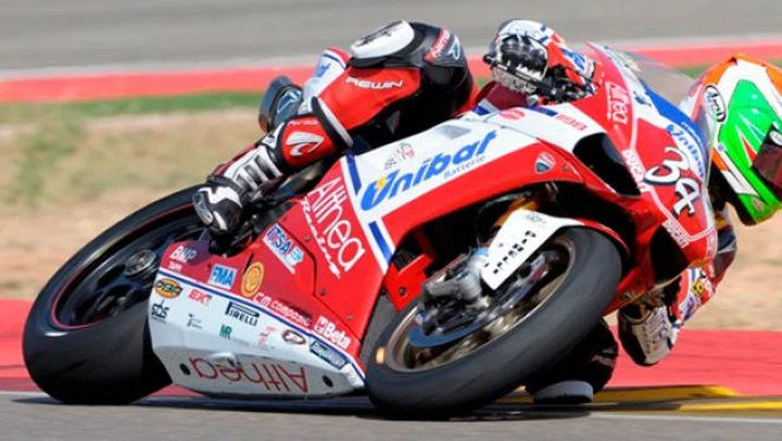 Superstock: Davide Giugliano batte Zanetti ed espugna Aragon
