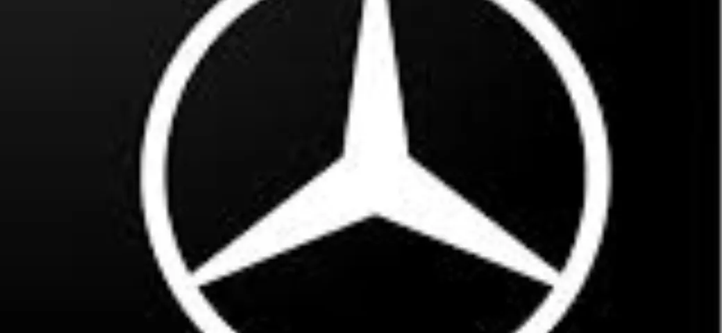 Mercedes rinnova il logo e non lo comunica a nessuno