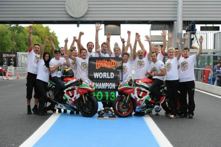 Supersport, Magny Cours: Sam Lowes campione del Mondo, vince Sofuoglu, MV Agusta sul podio
