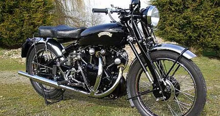 Vincent 998cc Serie-C Black Shadow del 1953 all'asta