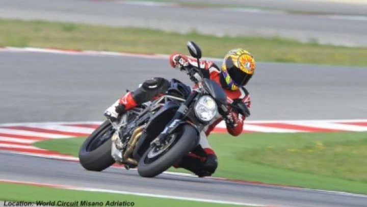 Test MV Agusta Brutale 2010: la bellezza in movimento