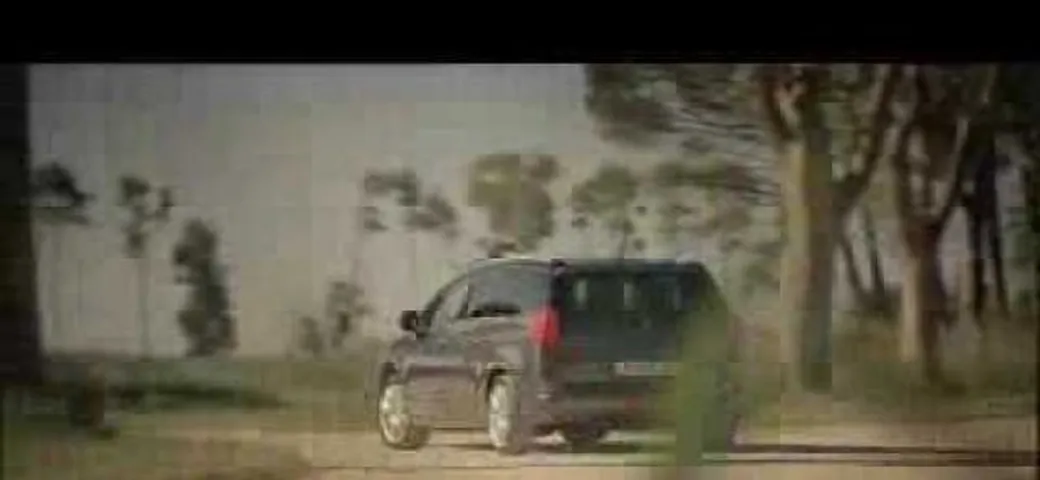 Video Ufficiale della Peugeot 5008