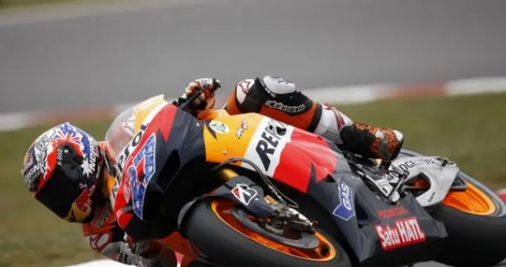 Stoner strappa il miglior tempo a Simoncelli