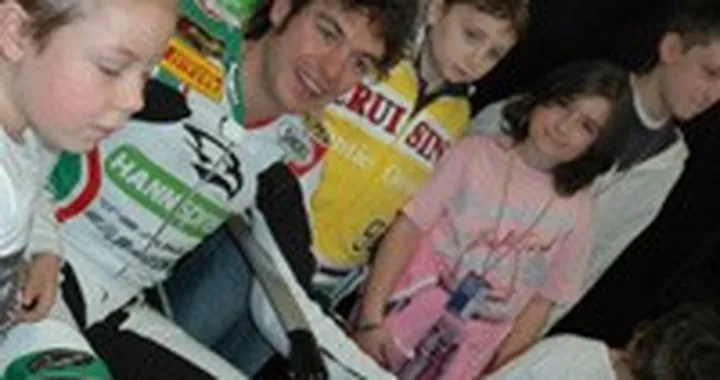 Roby Rolfo regala sorrisi ai bambini