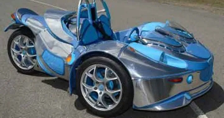 Bonning Roadster: moto, trike o macchina?