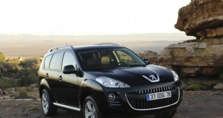 Peugeot: la 4007 restyling a Francoforte?