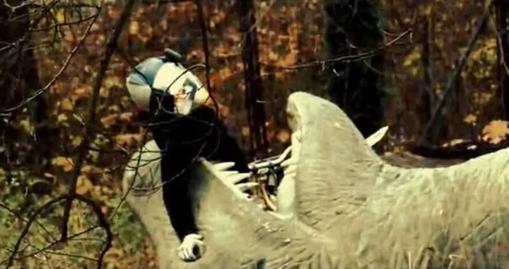 A 10 anni guida una motocross da 450cc