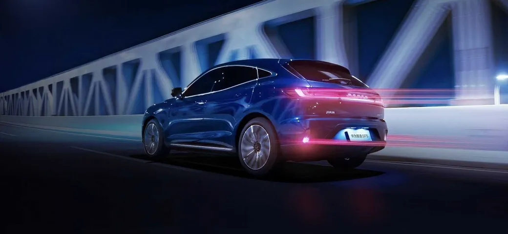 Seres SF5: è un SUV ibrido plug-in la prima auto di Huawei