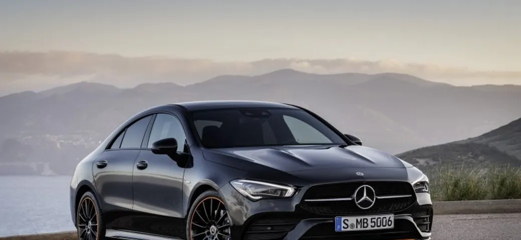 Mercedes CLA Coupé: rivoluzione di stile e tecnologia
