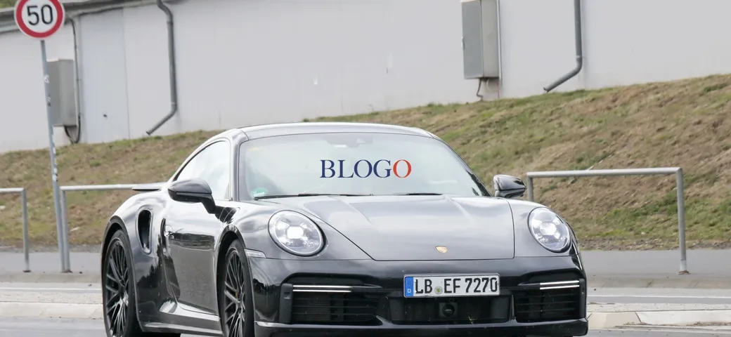 Nuova Porsche 911: foto spia della versione sportiva Turbo S