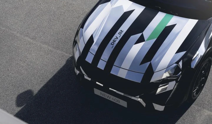 Nuova Peugeot 408, l’inedito SUV anticipato da un teaser