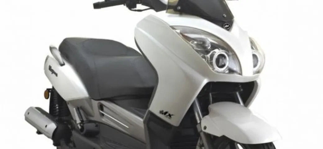 MX Motor e-Space 125: il maxi scooter low cost spagnolo