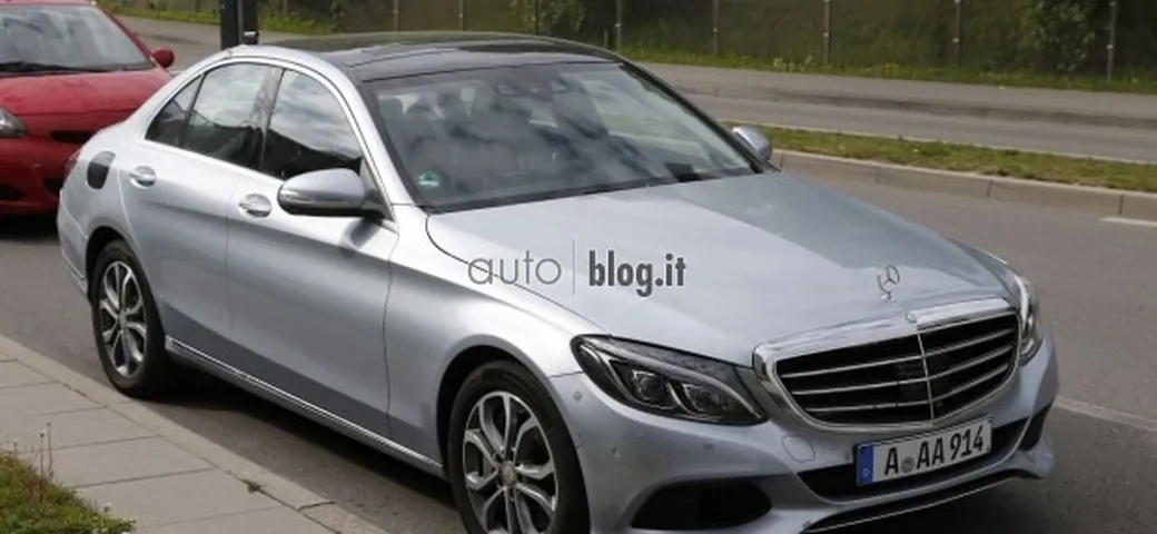 Mercedes Classe C: foto spia della Plug-In Hybrid