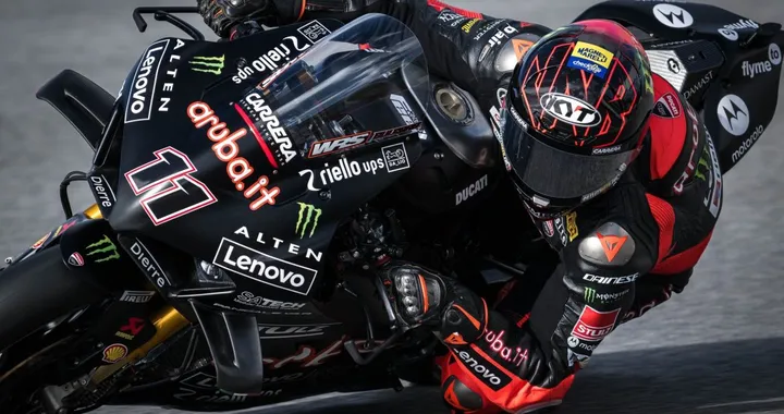 Test SBK ad Aragon: Bulega e Bautista con la nuova Ducati V4 sfidano Toprak