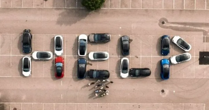 Tesla: clienti norvegesi iniziano sciopero della fame