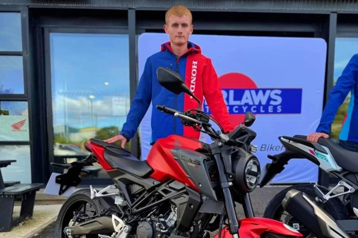 A 17 anni vuole fare il giro del mondo in moto su una Honda 125