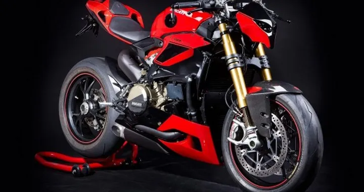 Ducati 1199 Panigale Streetfighter by Motorrad Hertrampf