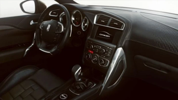 Citroen DS High Rider: le foto degli interni